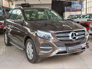 Second Hand मर्सिडीज़ बेंज़ GLE 250  डी in बैंगलोर