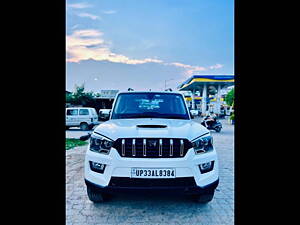 Second Hand Mahindra Scorpio S10 in Lucknow