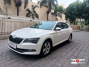 Second Hand Skoda Superb Style TDI AT in Thane