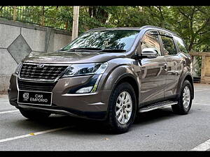 Second Hand Mahindra XUV500 W9 AT in Delhi