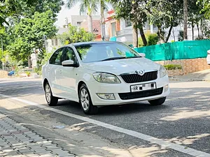 Second Hand स्कोडा रेपिड [2014-2015] 1.5 tdi cr एलिगेंस in चंडीगढ़