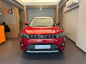 Second Hand மஹிந்திரா  xuv300 டபிள்யூ8 (o) 1.2 பெட்ரோல் ஏடீ in மும்பை