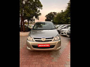 Second Hand Toyota Innova 2.5 G 8 STR BS-IV in Ahmedabad