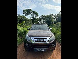 Second Hand Isuzu D-Max V-Cross 4x4 in Pune