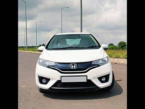 Second Hand Honda Jazz V Petrol in Surat