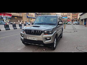 Second Hand Mahindra Scorpio S10 AT in Delhi