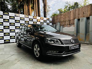 Second Hand Volkswagen Passat Highline DSG in Pune