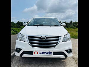 Second Hand Toyota Innova 2.5 V 7 STR in Kollam