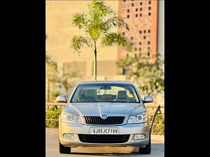 Second Hand Skoda Laura Elegance 2.0 TDI CR AT in Surat