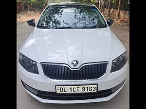 Second Hand Skoda Octavia Elegance 1.8 TSI AT in Delhi