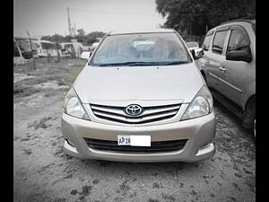 Second Hand Toyota Innova 2.5 G4 8 STR in Hyderabad