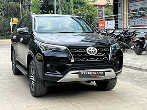 Second Hand Toyota Fortuner 2.8 4x2 AT [2016-2020] in Bangalore