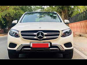 Second Hand मर्सिडीज़ बेंज़ GLC 300 प्रोग्रेसिव in दिल्ली