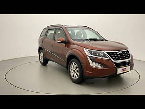 Second Hand Mahindra XUV500 W9 AT in Delhi