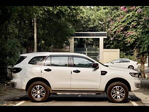 Second Hand Ford Endeavour Titanium 3.2 4x4 AT in Delhi