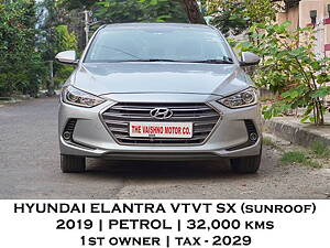 Second Hand Hyundai Elantra 2.0 SX MT in Kolkata