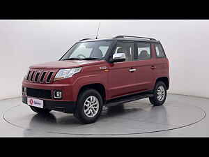 Second Hand महिंद्रा tuv300 t8 एमहॉक 100 दोहरे रंग in बैंगलोर