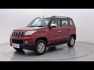 Second Hand Mahindra TUV300 T8 mHAWK100 Dual Tone in Bangalore