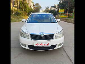 Second Hand स्कोडा लौरा एम्बिएंट 1.9 tdi ऑटोमैटिक in इंदौर