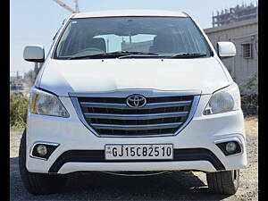 Second Hand Toyota Innova 2.5 G4 8 STR in Surat