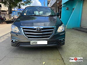 Second Hand Toyota Innova 2.5 VX 8 STR BS-IV in Hyderabad