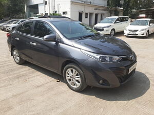 Second Hand Toyota Yaris V MT in Pune
