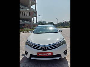 Second Hand Toyota Corolla Altis G in Ahmedabad