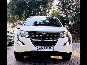 Second Hand Mahindra XUV500 W10 in Agra