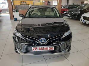 Second Hand Toyota Camry Hybrid in Bangalore