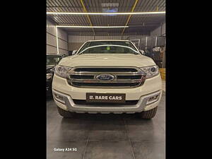 Second Hand Ford Endeavour Titanium 3.2 4x4 AT in Lucknow