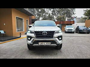 Second Hand Toyota Fortuner 2.8 4x4 AT in Delhi