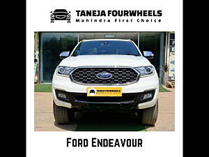 Second Hand Ford Endeavour Titanium 3.2 4x4 AT in Gurgaon