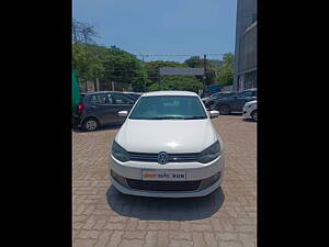 Second Hand Volkswagen Vento Highline Petrol AT in Pondicherry