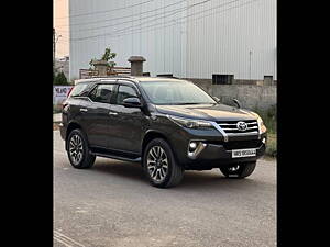 Second Hand Toyota Fortuner 2.8 4x2 AT [2016-2020] in Chandigarh