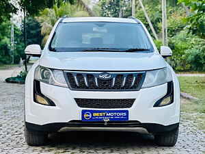 Second Hand महिंद्रा XUV500 w6 in अहमदाबाद