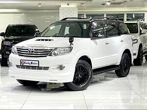 Second Hand Toyota Fortuner 3.0 4x2 AT in Mumbai