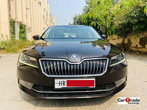 Second Hand Skoda Superb Style TSI AT in Delhi