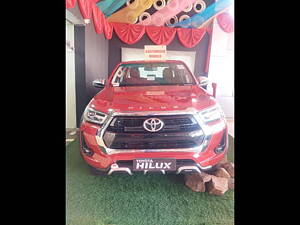 Second Hand Toyota Hilux High 4X4 AT in Ahmedabad