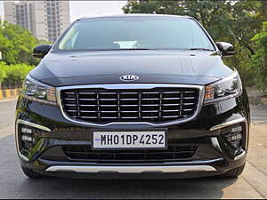 Second Hand Kia Carnival Limousine Plus 7 STR in Mumbai