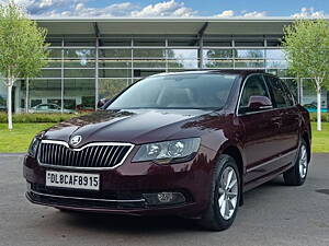 Second Hand Skoda Superb Elegance 2.0 TDI CR AT in Delhi