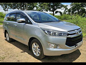 Second Hand Toyota Innova Crysta 2.4 V Diesel in Kolhapur