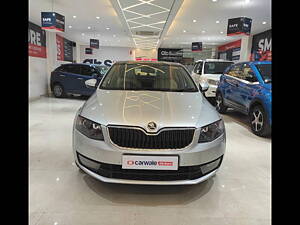 Second Hand Skoda Octavia 2.0 TDI CR Style Plus AT [2017] in Kanpur