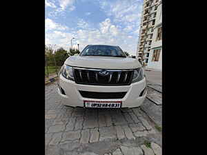 Second Hand மஹிந்திரா  xuv500 w10 in லக்னோ