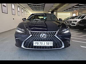 Second Hand Lexus ES 300h Luxury in Delhi