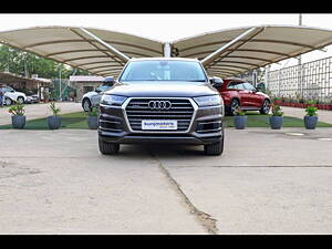 Second Hand Audi Q7 45 TDI Technology Pack in Delhi