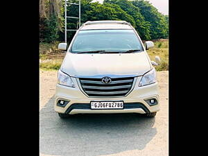 Second Hand Toyota Innova 2.5 EV PS 7 STR BS-III in Surat