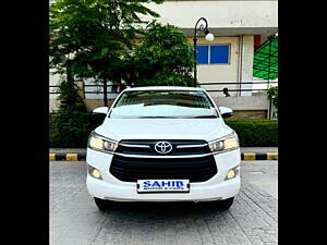 Second Hand Toyota Innova Crysta GX 2.4 7 STR in Agra