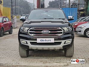 Second Hand Ford Endeavour Titanium 3.2 4x4 AT in Faridabad
