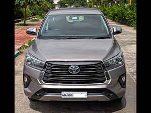 Second Hand टोयोटा इनोवा क्रिस्टा zx 2.4 एटी 7 सीटर in पुणे