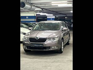 Second Hand Skoda Superb Elegance TSI AT in Mumbai